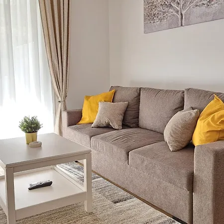 With Garden And Free Private Parking Apartment Split