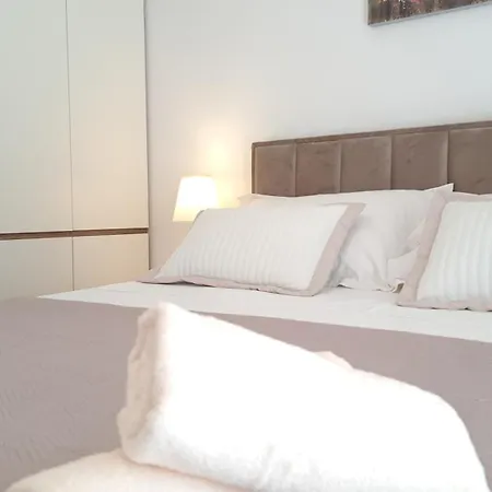 With Garden And Free Private Parking Apartment Split