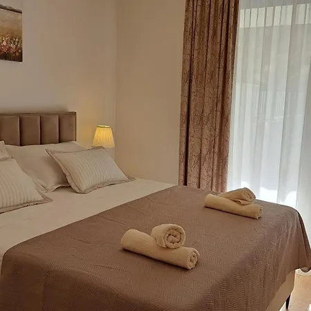 With Garden And Free Private Parking Apartment Split