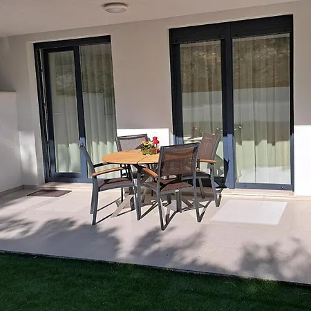With Garden And Free Private Parking Apartment Split