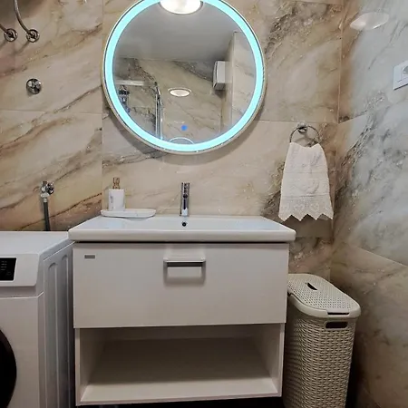 Split Terrace & Free Parking Apartment Apartament